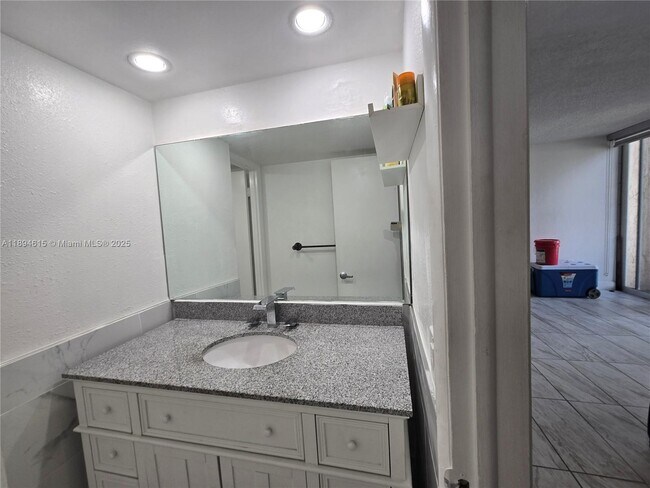 Building Photo - 10801 SW 109th Ct