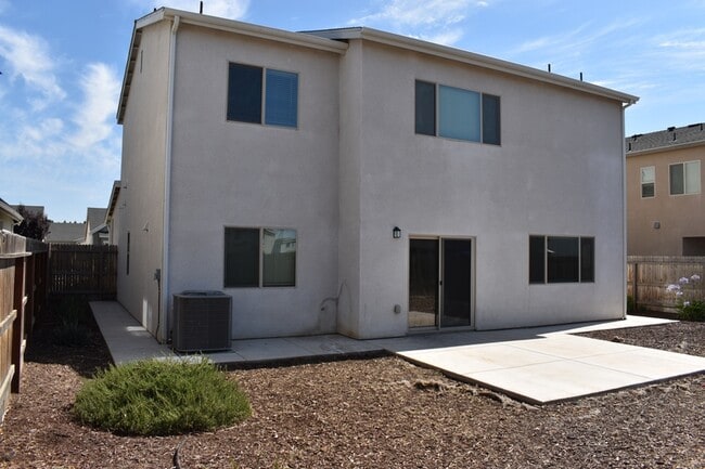 Building Photo - 2439 Valdes Dr