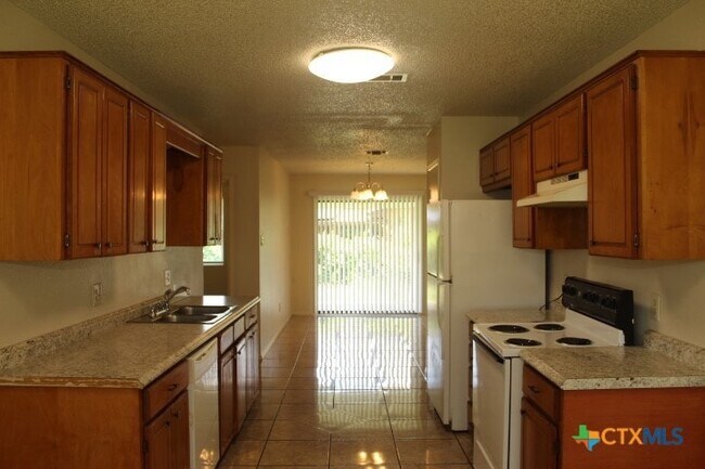 Building Photo - 5707 Dan Dr