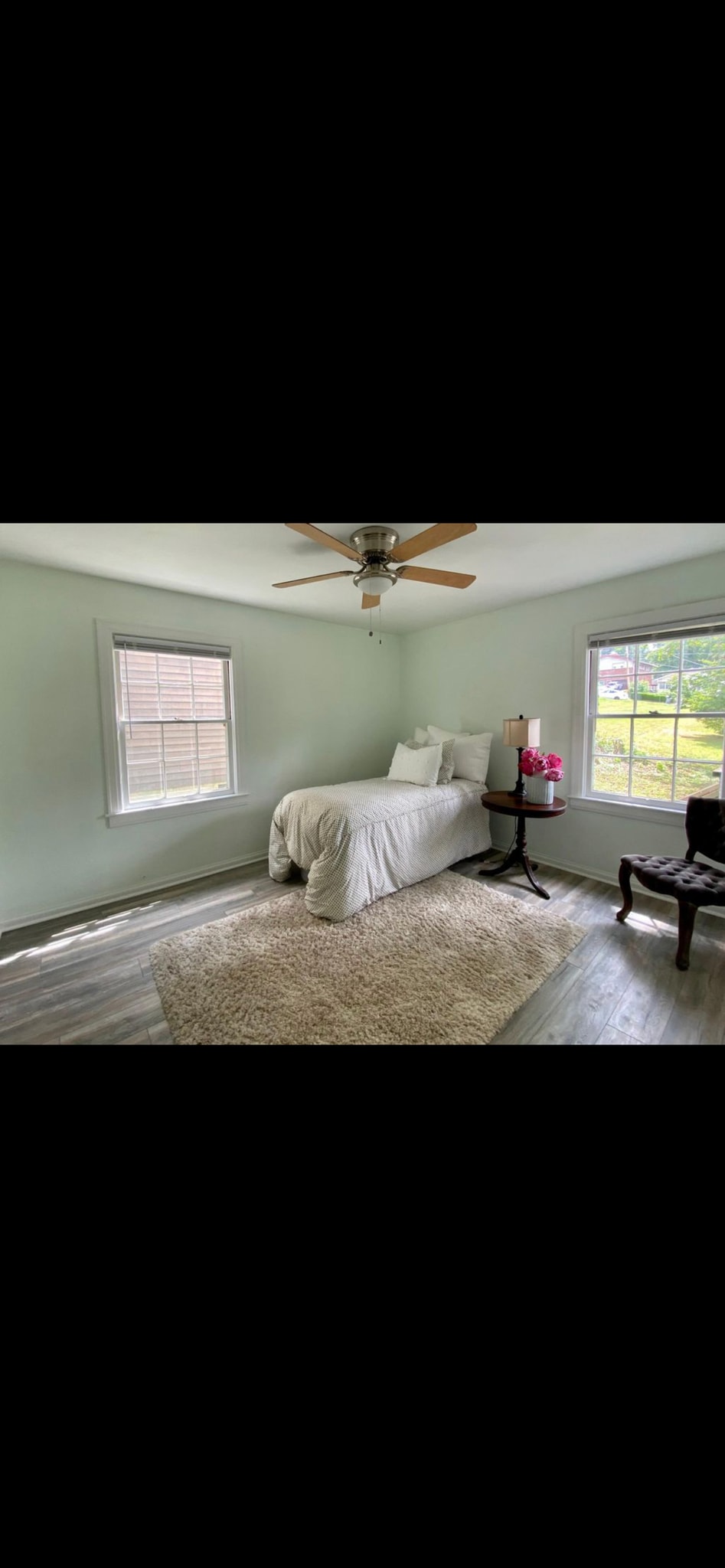 Building Photo - 227 Green Oak Dr