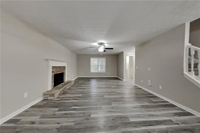 Building Photo - 275 Grayson Manor Dr SW