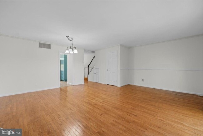 Building Photo - 1095 Travis Ln