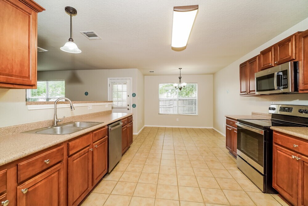 Building Photo - 141 Wistoria Ct