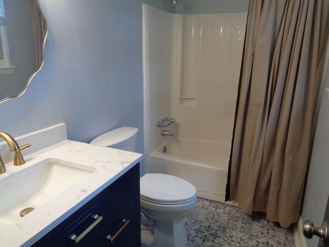 Building Photo - Nice! Updated House with Unfinished Basement-Ready for Move-In