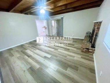 Building Photo - Gorgeous 4-bedroom rental home with in-law suite & two primary suites!