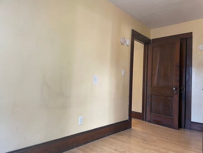 Building Photo - 109 Lathrop St