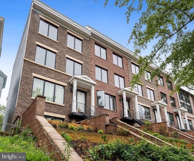 Building Photo - 4527 Georgia Ave NW