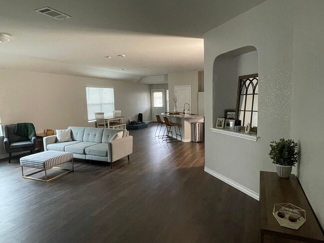 Building Photo - 129 Garden Emerald