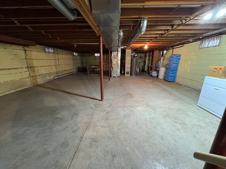 Building Photo - 4535 S Beaumont Ave