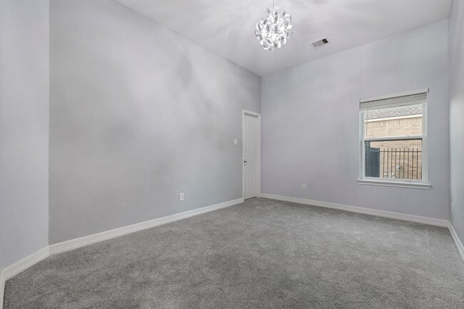 Building Photo - Stunning 4-bed, 4-bath Home in Auburn Lakes community!