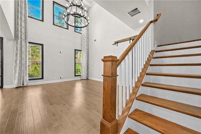 Building Photo - 3475 Benedict Pl