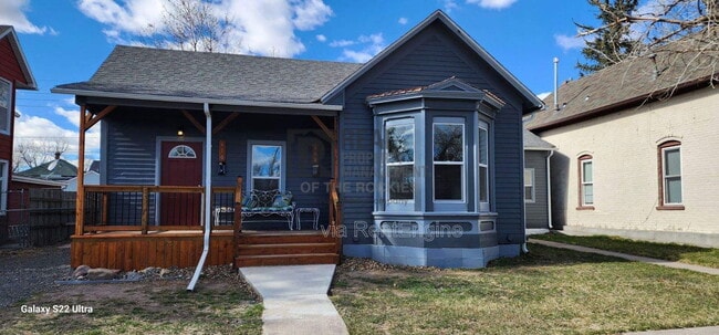 Building Photo - 606 W 24th St