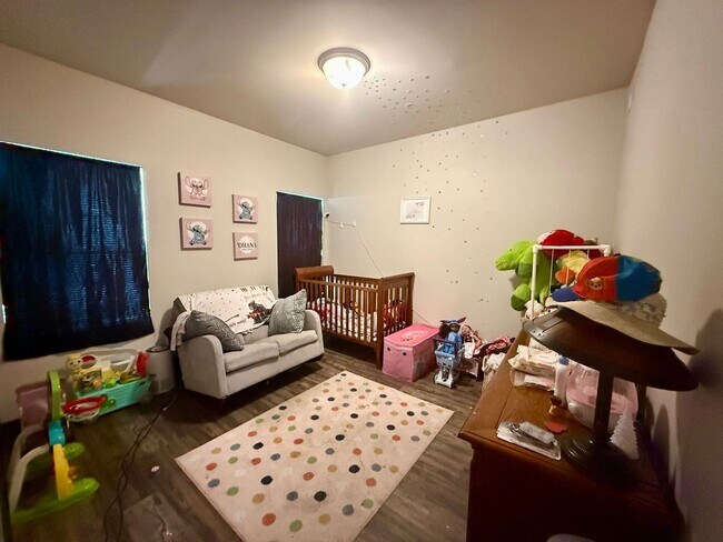 Building Photo - 516-518 W Thomas St