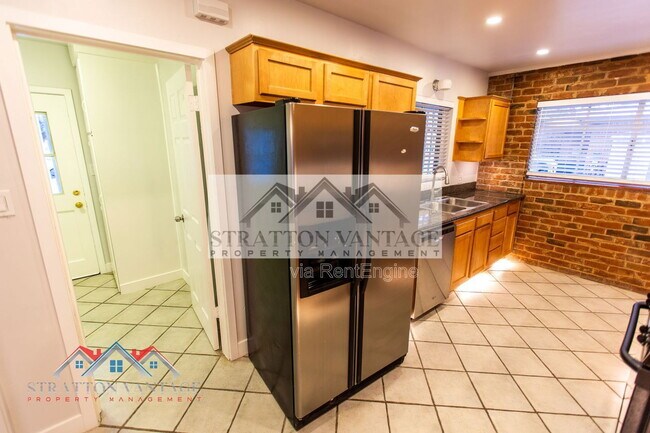 Building Photo - 5142 N 18th Pl