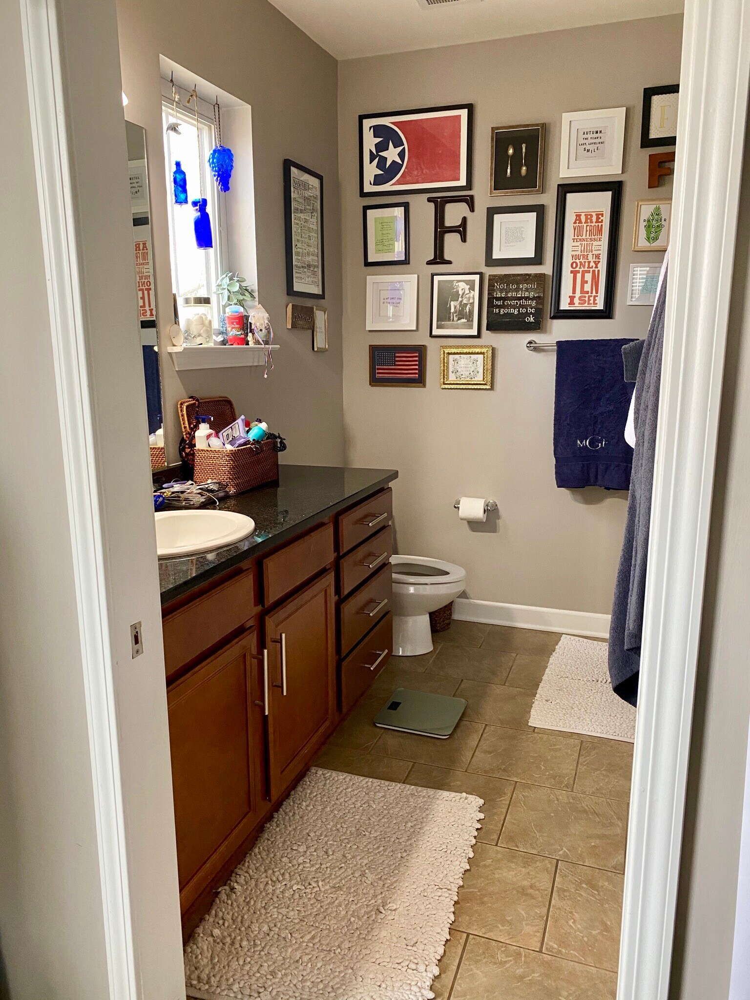 Master bathroom with walk in, tiled shower - 2310 Elliott Ave