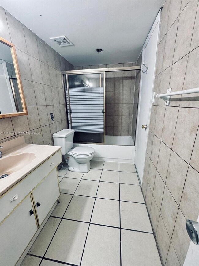 Building Photo - 3615 NE 167th St