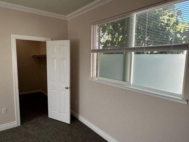 Building Photo - 4273 Santa Rita Rd