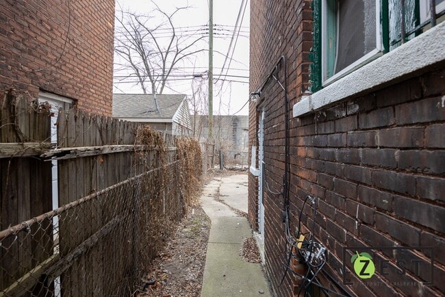 Building Photo - 12120 Stoepel St