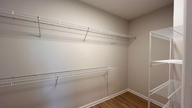 Building Photo - 2048 Alta Meadows Ln