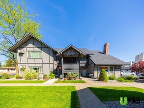 Building Photo - Top-Level 2 Bed / 1 Bath Condo with Garage & In-Unit Laundry – Shiloh Hills