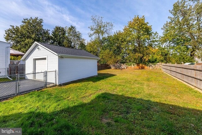 Building Photo - 279 Academy St