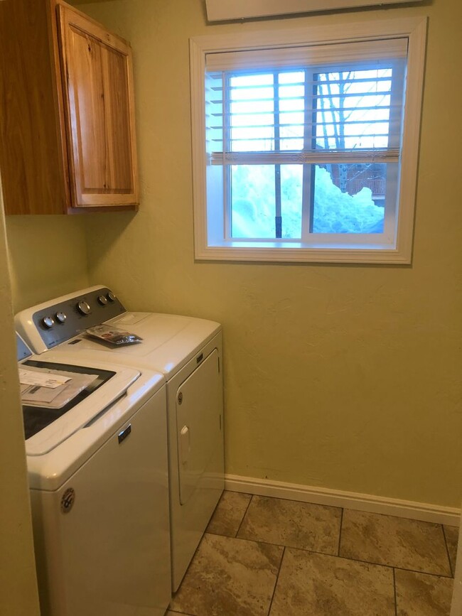 Building Photo - 2 BR Walkout Basement Apartment in Victor, ID