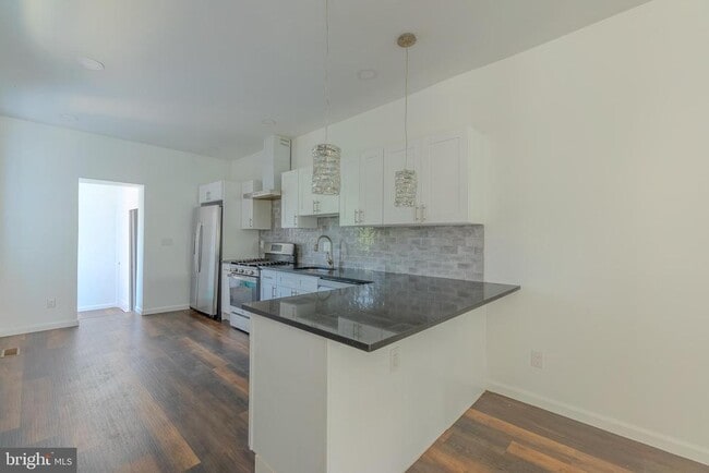 Building Photo - 5512 Locust St