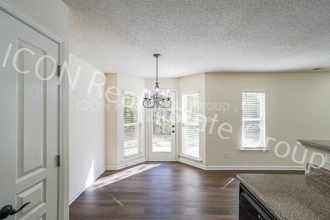 Building Photo - 467 Colonial Walk