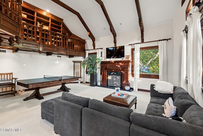 Building Photo - 4445 Golf Course Dr