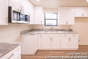 Building Photo - 1930 Lennon Ave