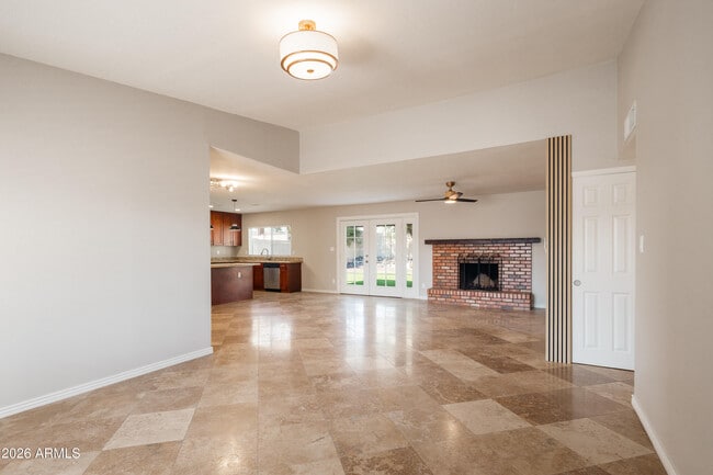 Building Photo - 4916 E Pershing Ave