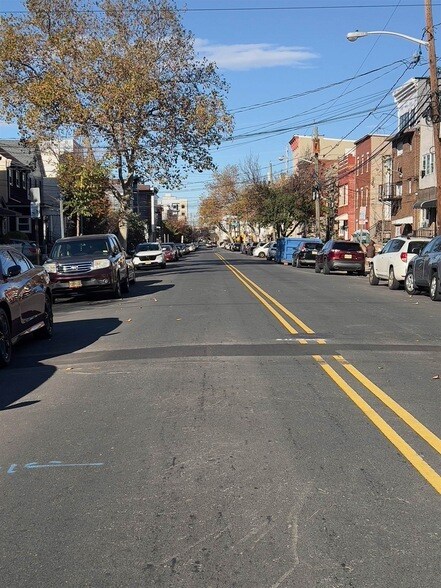 Building Photo - 7 Beacon Ave