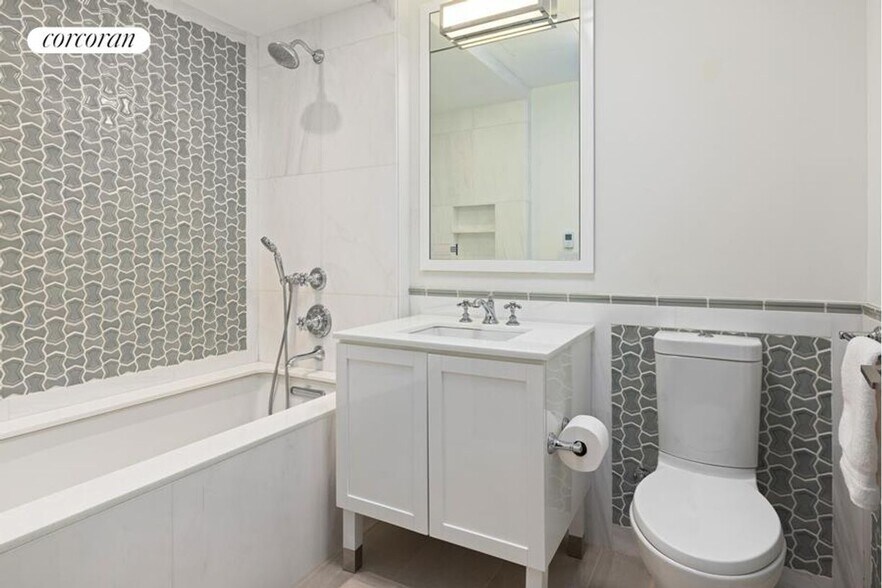 Building Photo - 344 W 72nd St