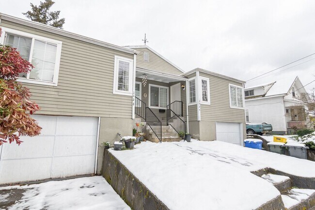 Building Photo - 3424 NE 79th Ave