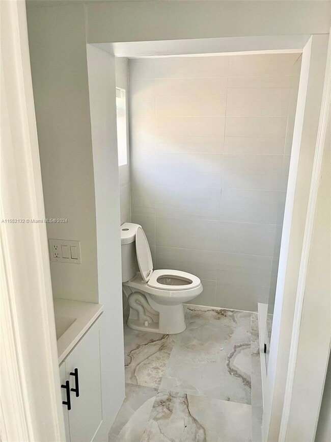 Building Photo - 1649 NE 8th Ave