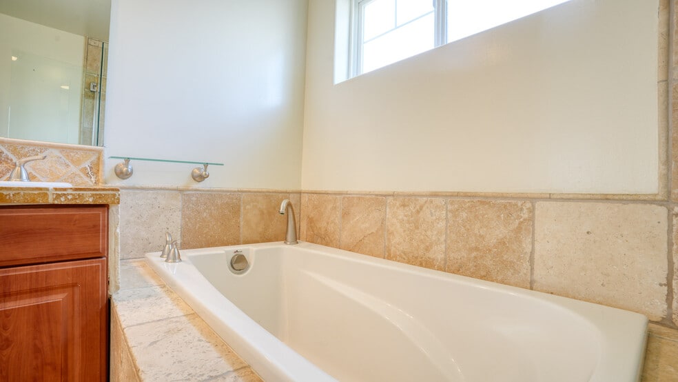 Building Photo - 10752 Hortense St