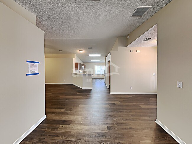 Building Photo - 6253 Ironside Dr N