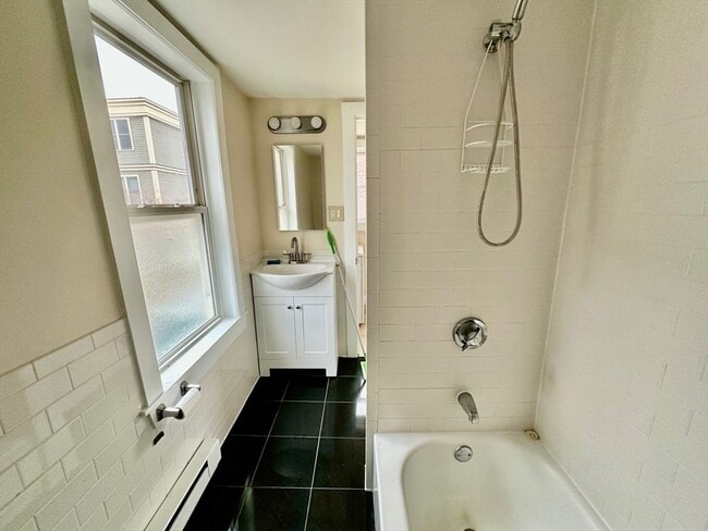 Building Photo - 8 Allen St