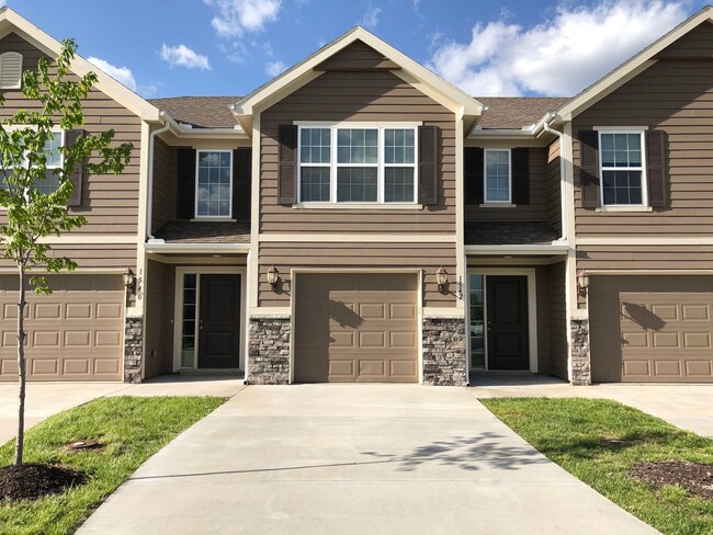 Primary Photo - 3 Bed Townhome Grain Valley