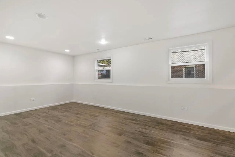 Building Photo - 2236 W 157th Pl