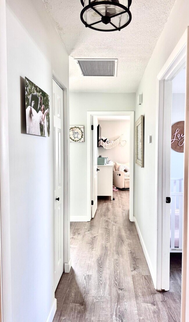 Building Photo - 1703 NE 25th Terrace