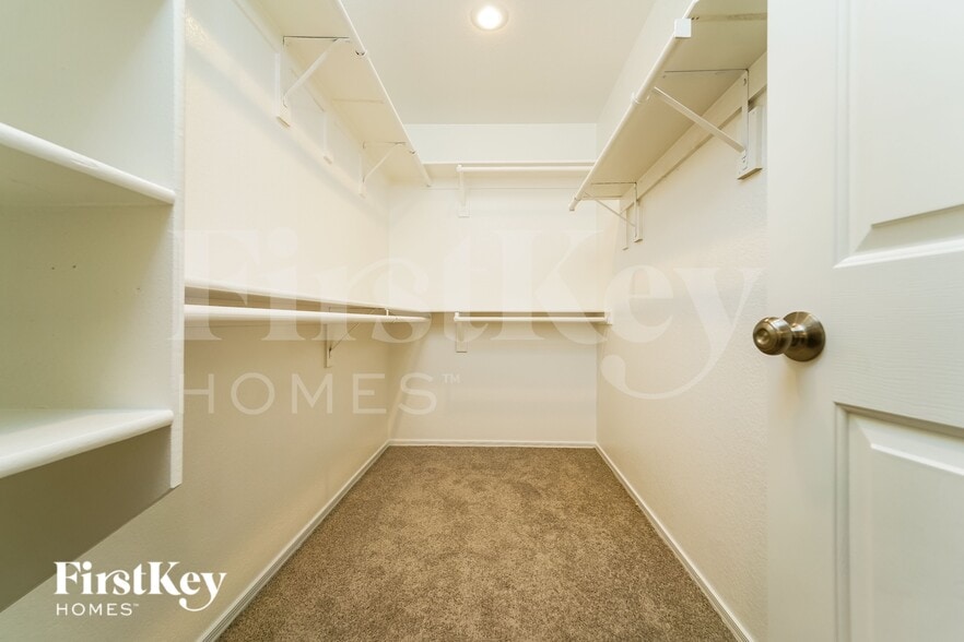 Building Photo - 7741 E Calle Bien Nacida