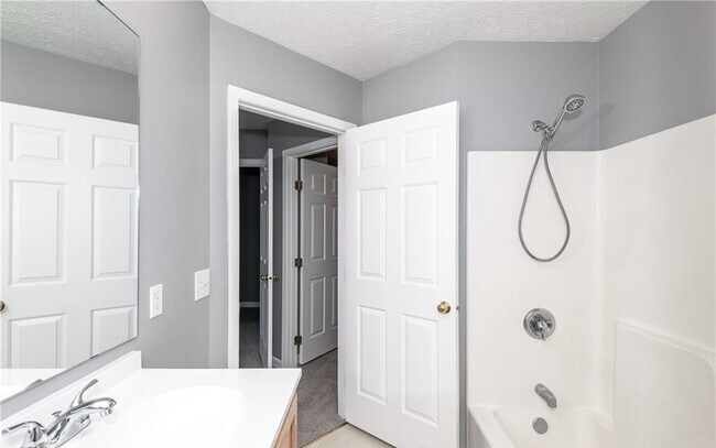 Building Photo - 3601 Empire Dr