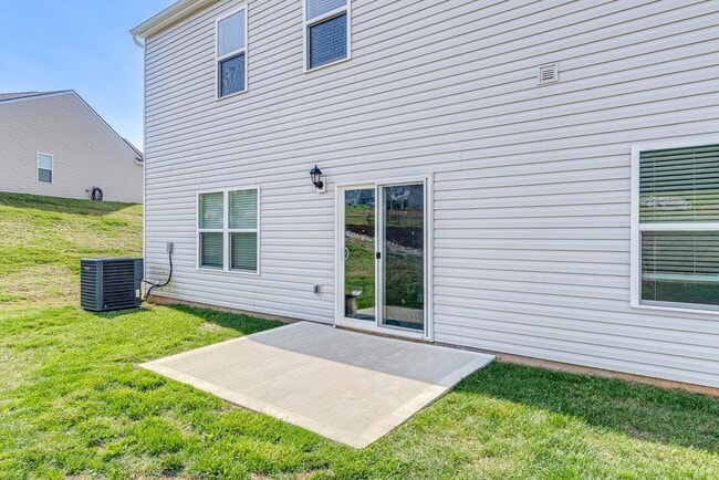 Building Photo - 322 Heritage Crossing Dr