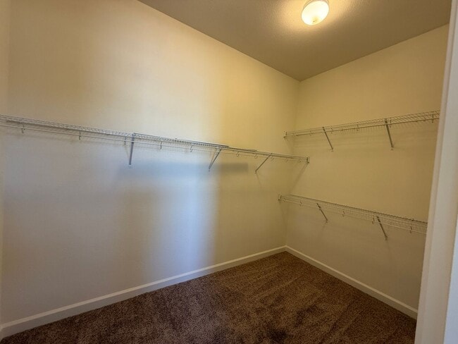 Building Photo - Lake front single story home in gated community!