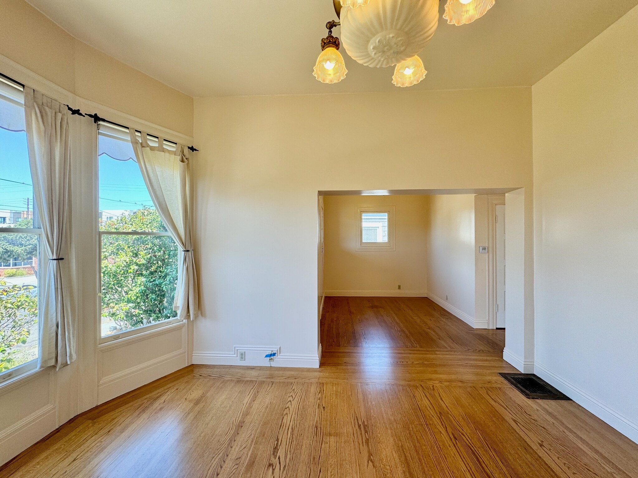Living room with view of the mud room - 1910 Union St