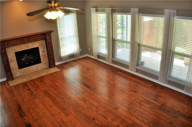Building Photo - 9424 Snowberry Dr