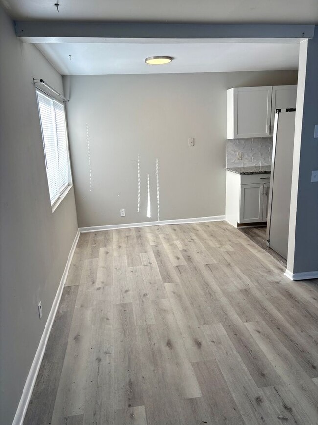 Building Photo - JUNE SPECIAL!!! Sign lease & pay deposit b...