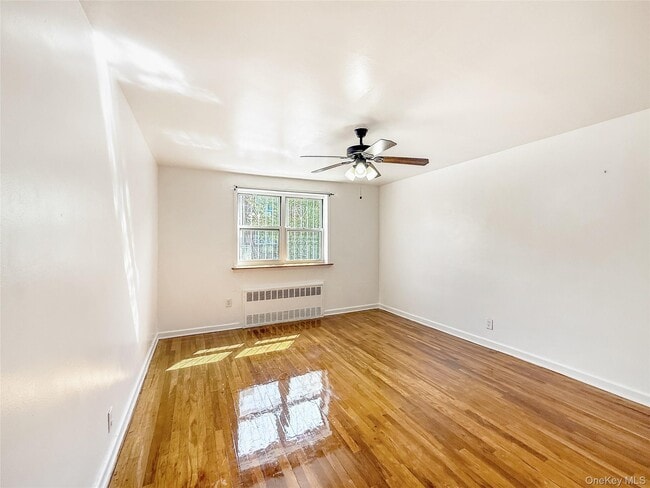 Building Photo - 1043 E 57th St
