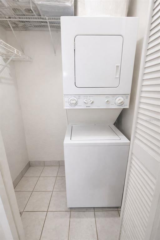 Building Photo - 1428 Arrowhead Cir W